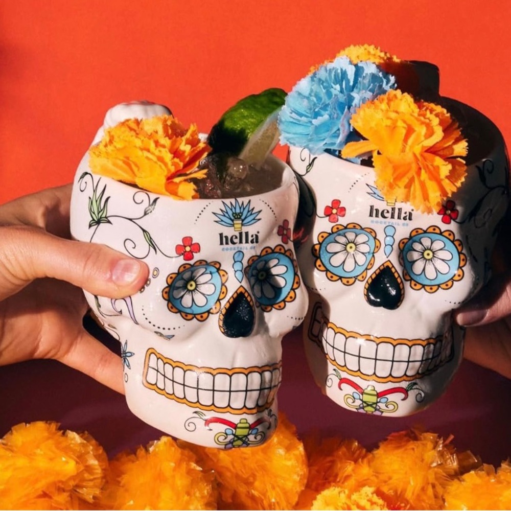 Skull Mug (NWT)